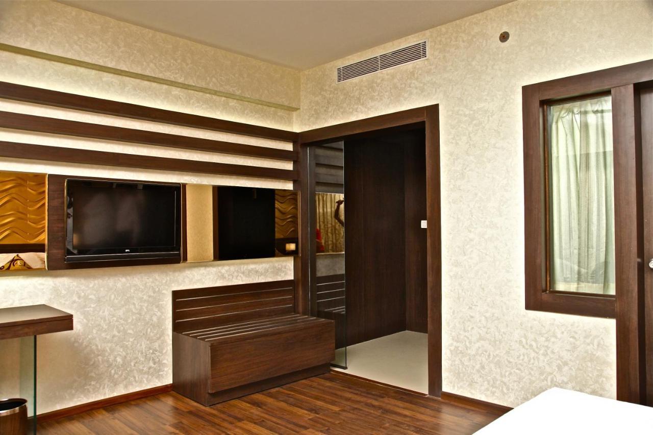The Central Park Rourkela Exterior foto
